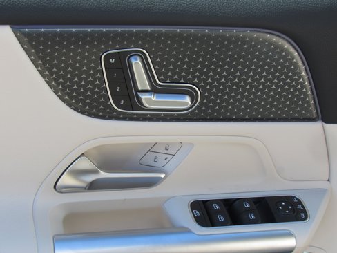 Certified 2025 Mercedes-Benz GLA 250 4MATIC image 13