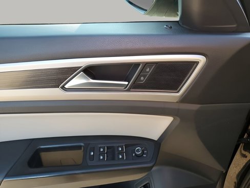 Used 2018 Volkswagen Atlas SEL w/ R-Line Package image 27