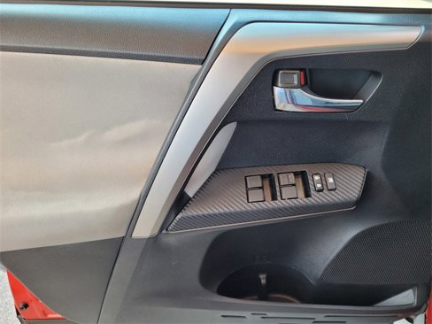 Used 2015 Toyota RAV4 XLE image 22