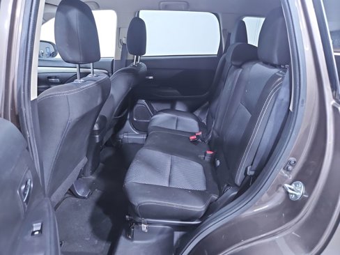 Used 2017 Mitsubishi Outlander ES image 23