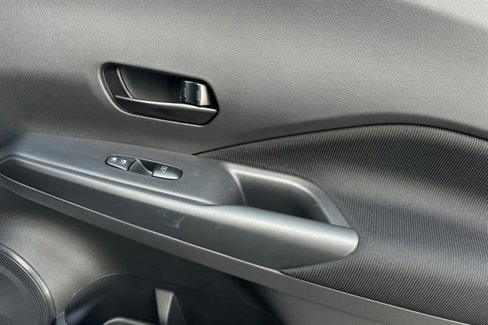 New 2025 Nissan Kicks Play S image 18