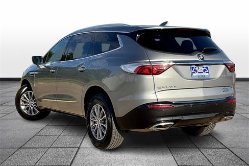 Used 2024 Buick Enclave Premium image 12