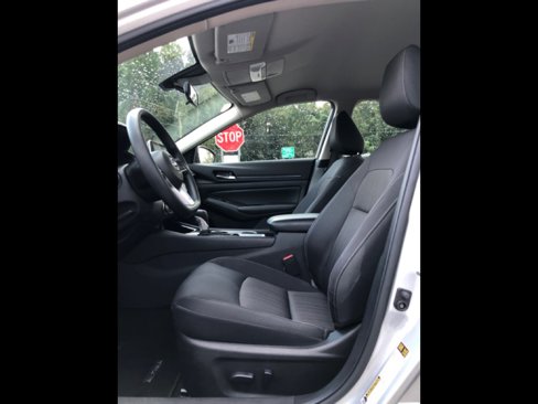Used 2024 Nissan Altima 2.5 SV image 29