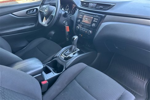 Used 2018 Nissan Rogue Sport S image 18
