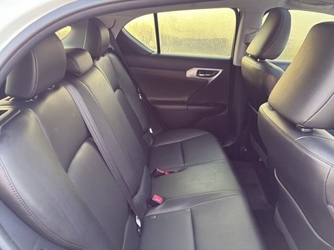 Used 2012 Lexus CT 200h Premium image 9
