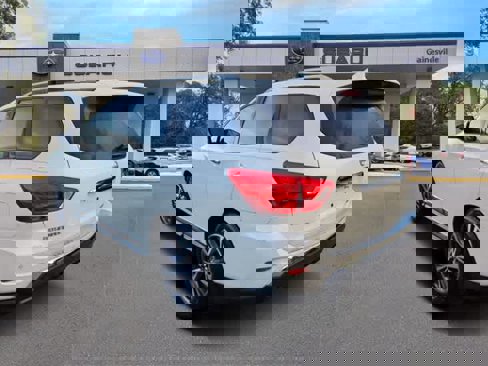 Used 2020 Nissan Pathfinder Platinum image 4
