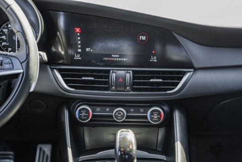 Used 2018 Alfa Romeo Giulia image 20