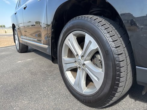 Used 2013 Toyota Highlander Limited image 7