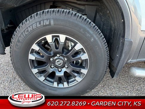 Used 2019 Nissan Titan PRO-4X w/ Pro-4x Convenience Package image 17