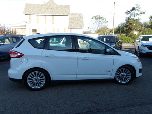 Used 2017 Ford C-MAX SE image 4