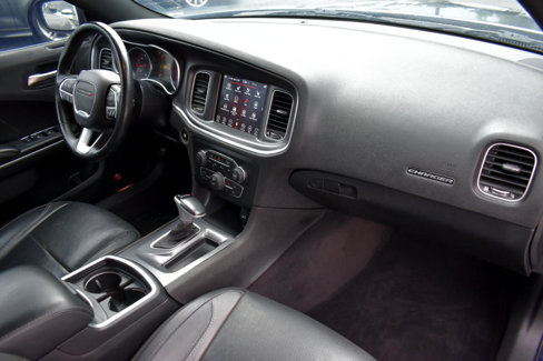 Used 2017 Dodge Charger R/T w/ Premium Group image 16