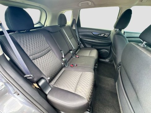 Used 2017 Nissan Rogue SV w/ Midnight Edition image 28