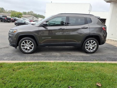 Used 2022 Jeep Compass Latitude image 20