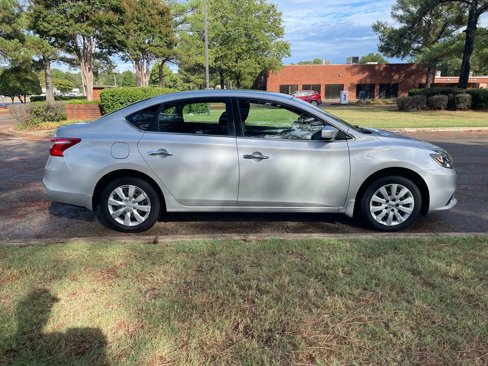 Used 2019 Nissan Sentra S image 6