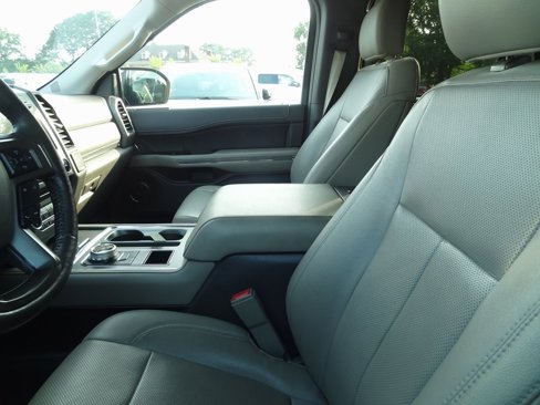 Used 2018 Ford Expedition XLT w/ Equipment Group 202A image 7