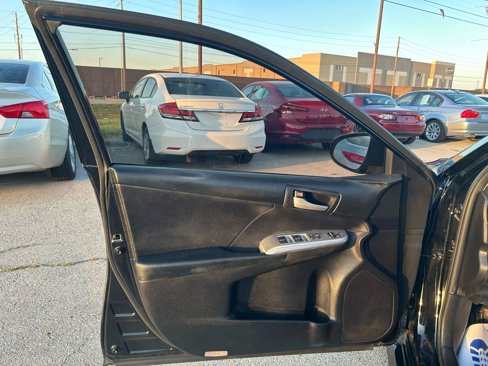 Used 2012 Toyota Camry SE image 9