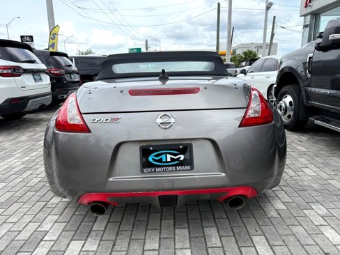 Used 2010 Nissan 370Z Touring image 7