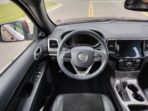 Used 2019 Jeep Grand Cherokee Laredo w/ Laredo X Package image 18