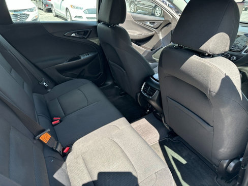 Used 2017 Chevrolet Malibu LT image 26