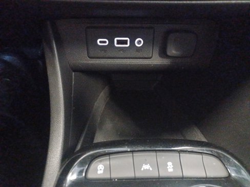 Used 2021 Buick Encore GX Select image 28