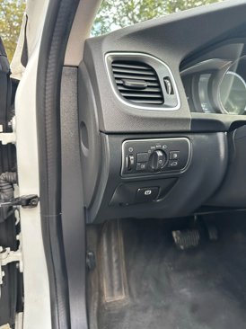 Used 2016 Volvo V60 T5 Cross Country image 37