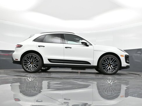Used 2025 Porsche Macan Turbo image 39