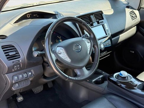 Used 2015 Nissan Leaf SL w/ Premium Package image 10