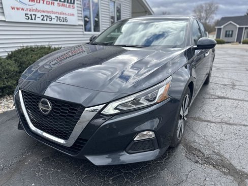 Used 2022 Nissan Altima 2.5 SV image 1