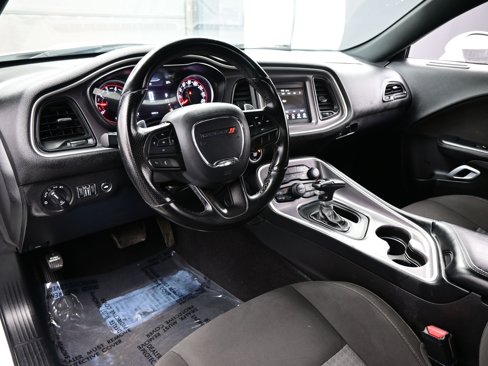Used 2022 Dodge Challenger GT image 13