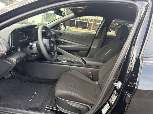 New 2025 Hyundai Elantra Sport image 11