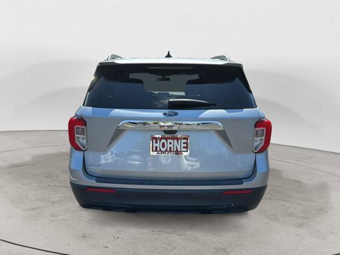 Used 2022 Ford Explorer XLT image 5