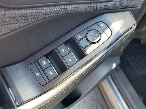 Used 2023 Nissan Rogue SV image 9