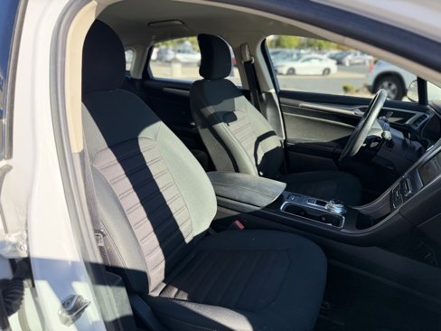 Used 2018 Ford Fusion SE w/ Fusion SE Technology Package image 26