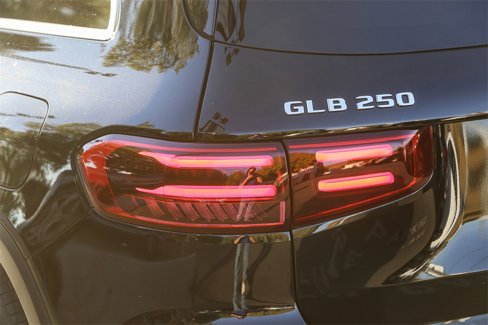 Used 2024 Mercedes-Benz GLB 250 4MATIC image 9
