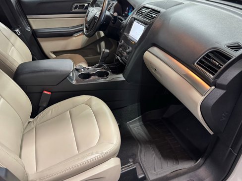 Used 2019 Ford Explorer XLT w/ Equipment Group 202A image 33