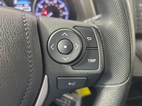 Used 2017 Toyota RAV4 LE image 25