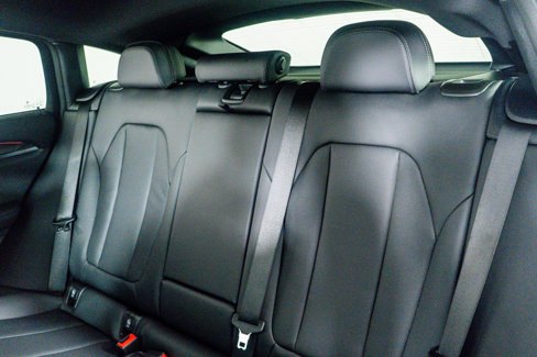 Used 2025 BMW X4 xDrive30i image 32