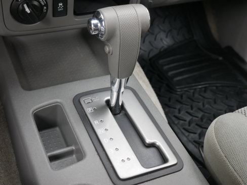 Used 2018 Nissan Frontier SV image 14