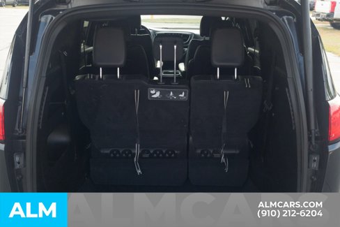 Used 2018 Chrysler Pacifica Touring-L w/ Premium Audio Group image 9