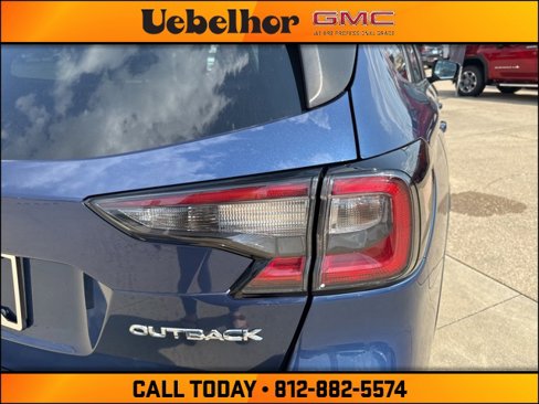 Used 2020 Subaru Outback Premium image 9