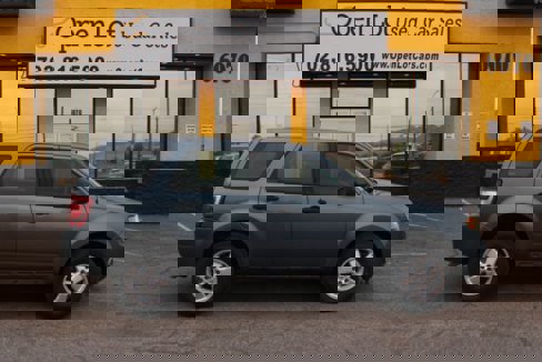 Used 2010 Ford Escape XLS image 4