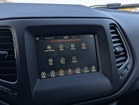 Used 2018 Jeep Compass Latitude w/ Popular Equipment Group image 18