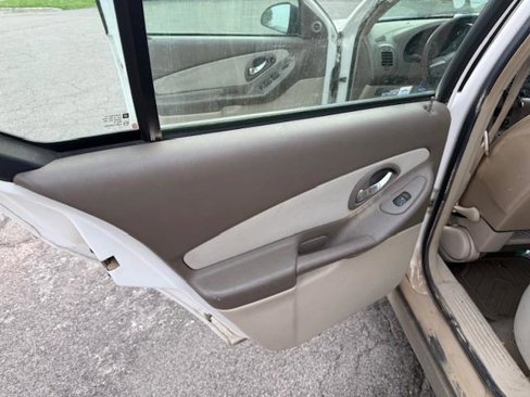 Used 2005 Chevrolet Malibu LS w/ Preferred Equipment Group image 14