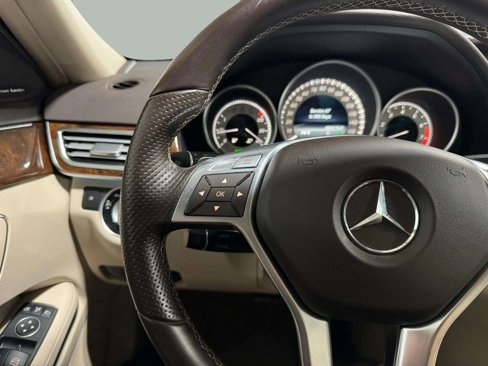 Used 2015 Mercedes-Benz E 350 4MATIC Sedan image 12