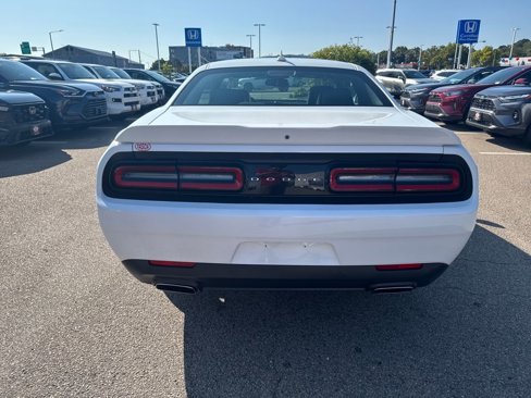 Used 2016 Dodge Challenger SXT Plus image 9