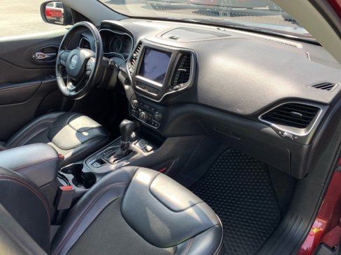 Used 2020 Jeep Cherokee Trailhawk image 18