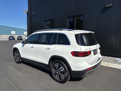 Used 2024 Mercedes-Benz GLB 250 4MATIC image 3
