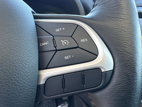 Certified 2023 Jeep Renegade Altitude w/ Sun/Sound Group image 30