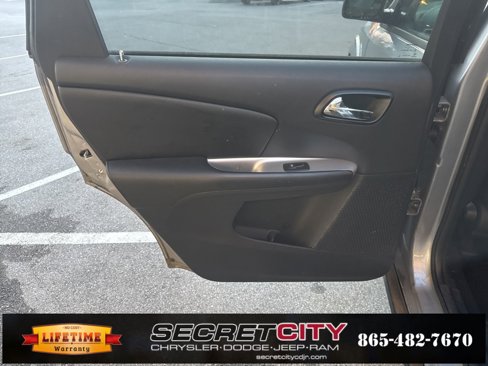 Used 2018 Dodge Journey SE w/ Blacktop Package image 21