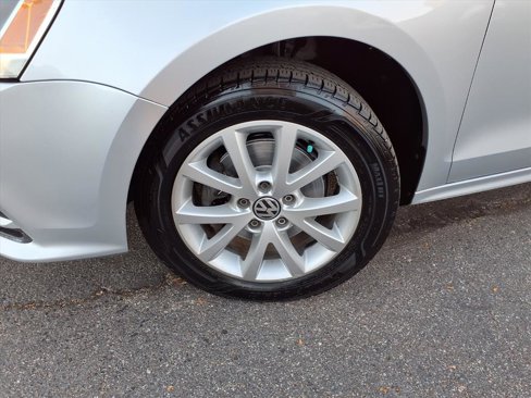 Used 2015 Volkswagen Jetta SE image 30